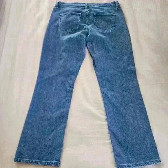 Cabelas Casual Jeans Womens 14 Short Blue Denim Straight Leg Medium Wash Hi-Rise - Picture 4 of 11